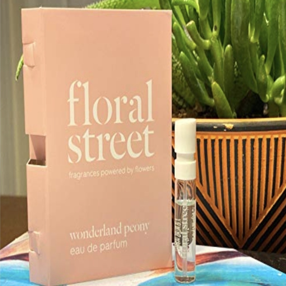 Floral Street Wonderland Peony Sample Fragrance 1.5ml​